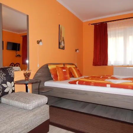 Gronay Apartmenthouse * Erlau