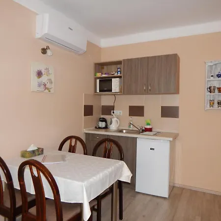 Gronay Apartmenthouse * Erlau