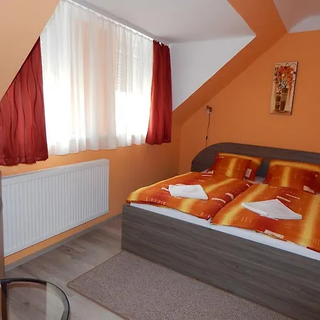 Gronay Apartmenthouse Erlau