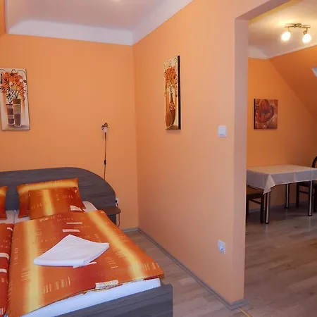 Gronay Apartmenthouse Erlau