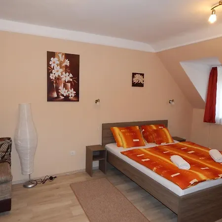 Gronay Apartmenthouse Erlau